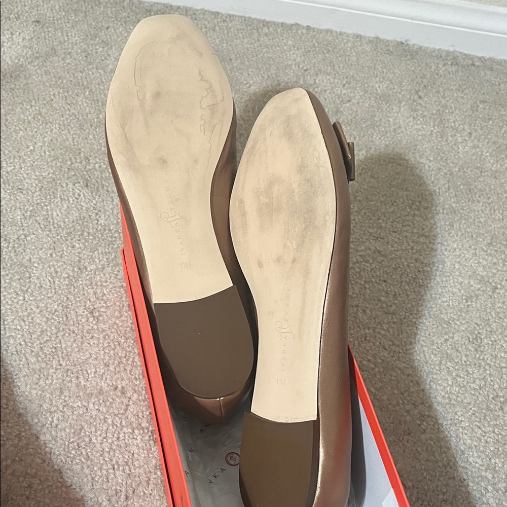 Ivanka Trump Brown Flats with Bow Accent - Picture 5 of 6
